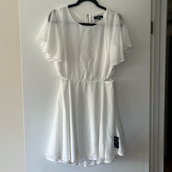 NWT/NBW LULU’S White Dress - Picture 1 of 3